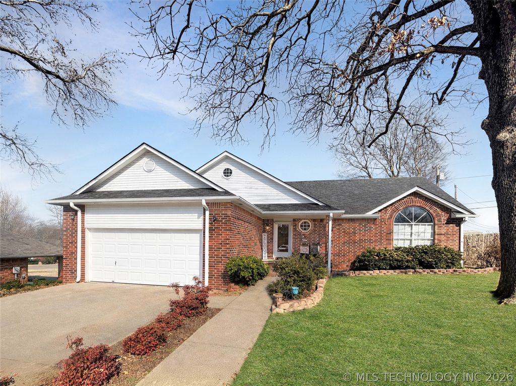 117 Oakwood Drive, Tahlequah, OK 74464