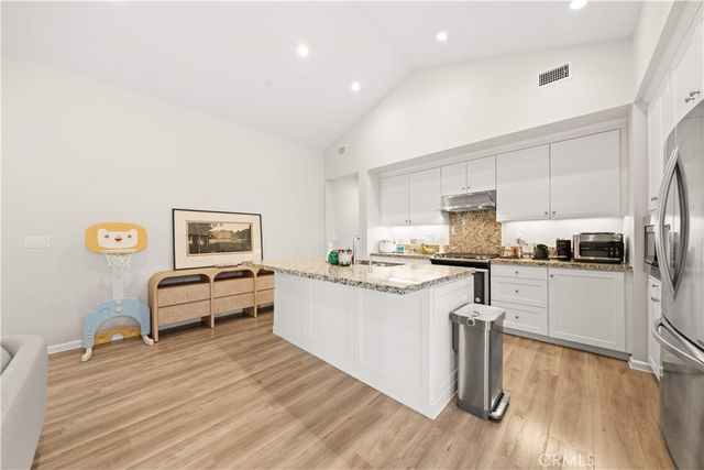 134 Canvas, Irvine, CA 92620