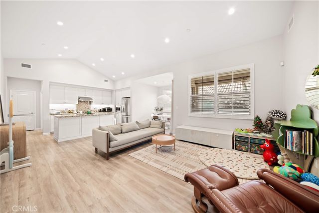 134 Canvas, Irvine, CA 92620