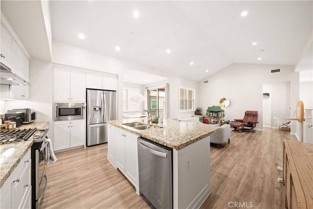 134 Canvas, Irvine, CA 92620