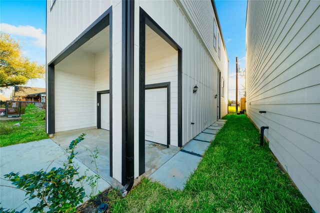 5324 Rue Street, Houston, TX 77033