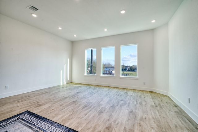 5324 Rue Street, Houston, TX 77033