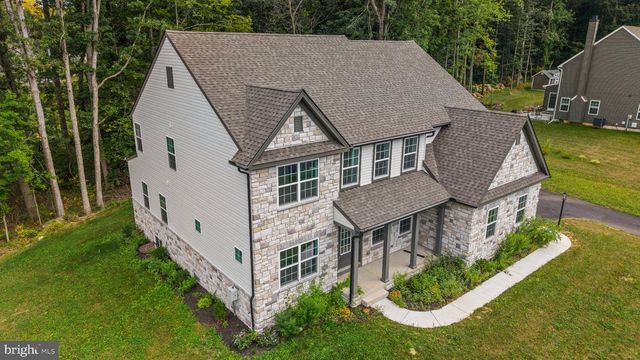 30 ACORN LN, Elizabethtown, PA 17022
