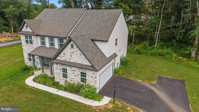 30 ACORN LN, Elizabethtown, PA 17022
