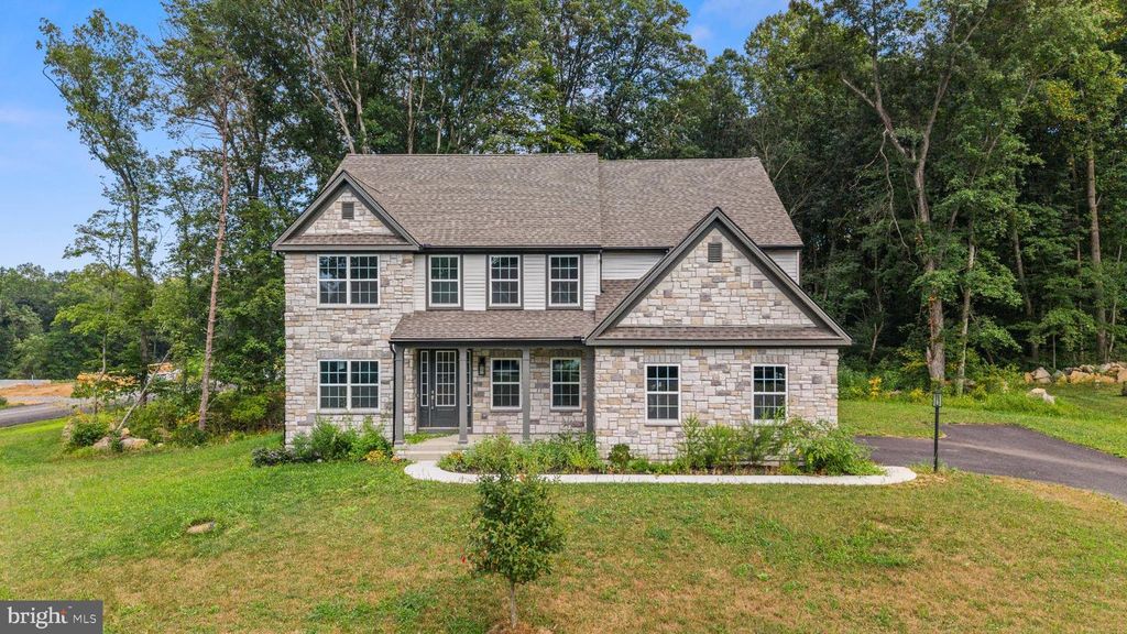 30 ACORN LN, Elizabethtown, PA 17022