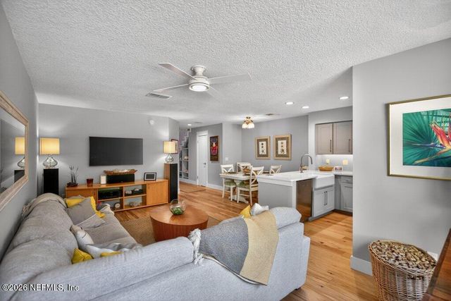 320 SUNRISE Circle, Neptune Beach, FL 32266