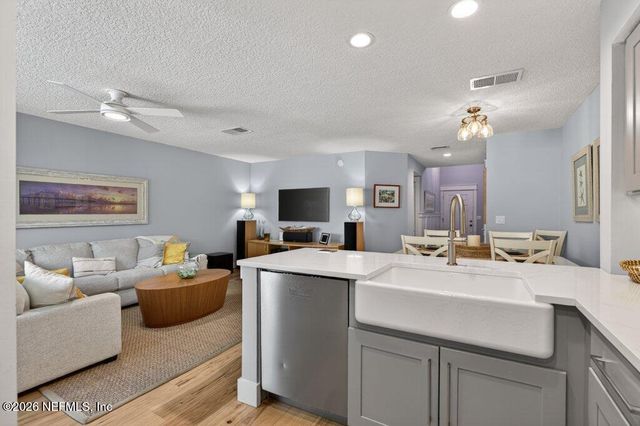 320 SUNRISE Circle, Neptune Beach, FL 32266