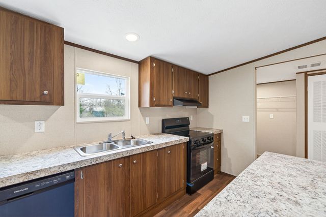 226 N G St, Hillsboro, TN 37342