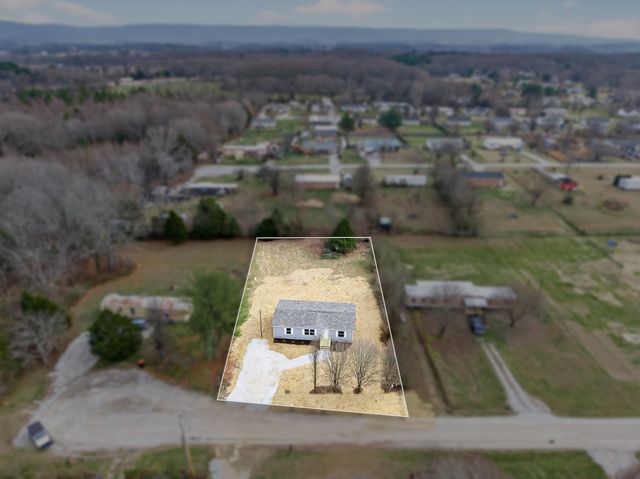 226 N G St, Hillsboro, TN 37342