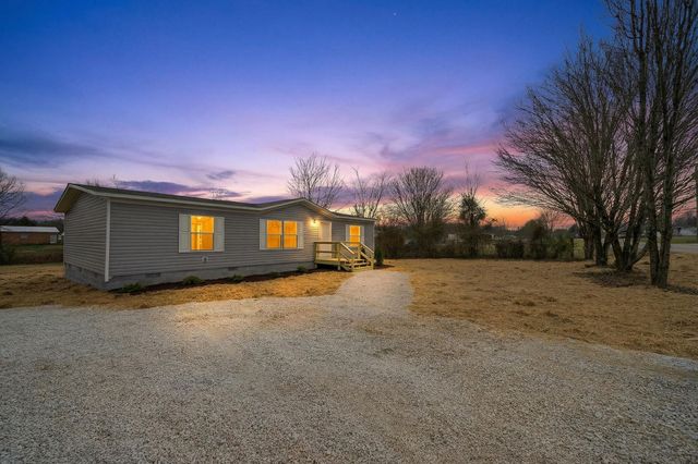 226 N G St, Hillsboro, TN 37342