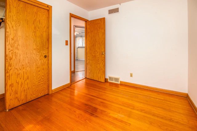 S67W13014 Larkspur ROAD, Muskego, WI 53150