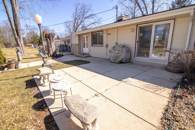 S67W13014 Larkspur ROAD, Muskego, WI 53150