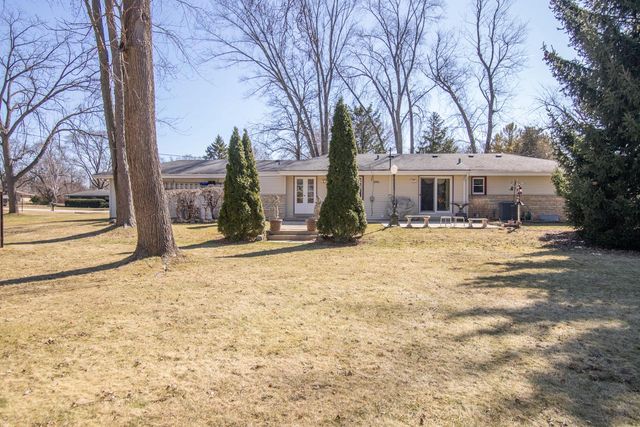 S67W13014 Larkspur ROAD, Muskego, WI 53150