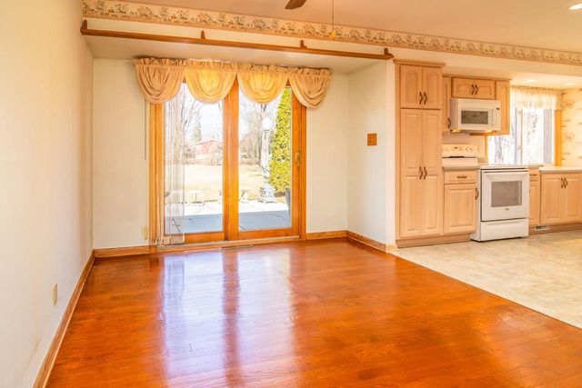 S67W13014 Larkspur ROAD, Muskego, WI 53150