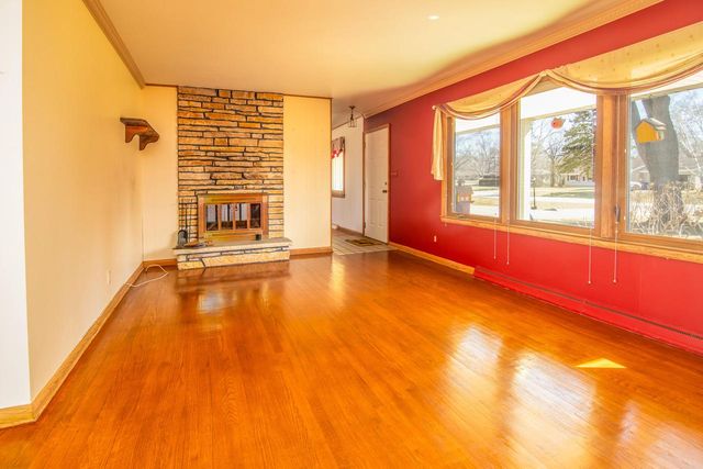 S67W13014 Larkspur ROAD, Muskego, WI 53150