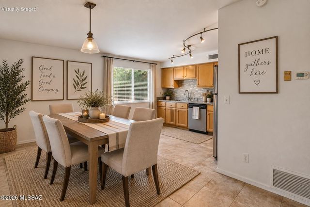 6916 N Galaxy Place, Tucson, AZ 85741