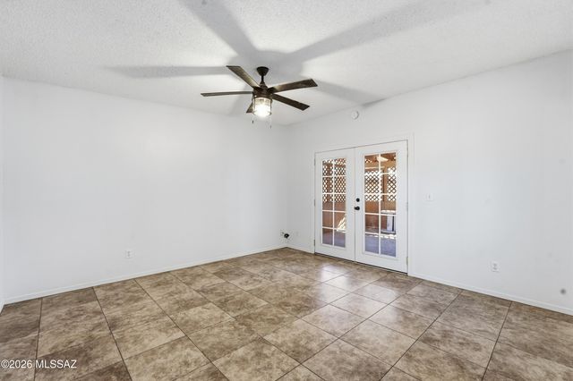 6916 N Galaxy Place, Tucson, AZ 85741
