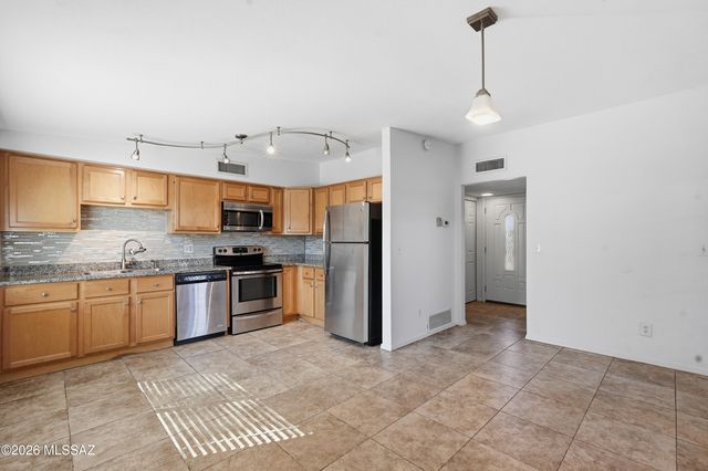6916 N Galaxy Place, Tucson, AZ 85741