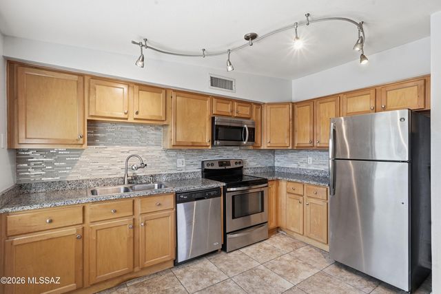 6916 N Galaxy Place, Tucson, AZ 85741