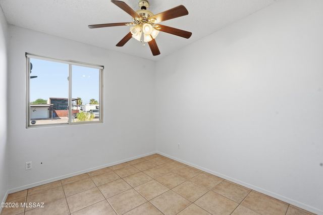 6916 N Galaxy Place, Tucson, AZ 85741