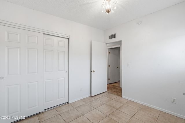 6916 N Galaxy Place, Tucson, AZ 85741
