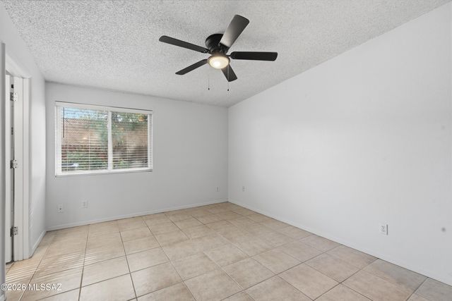 6916 N Galaxy Place, Tucson, AZ 85741