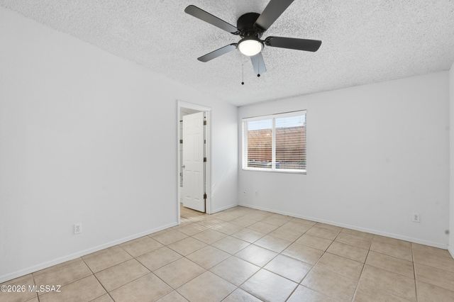 6916 N Galaxy Place, Tucson, AZ 85741
