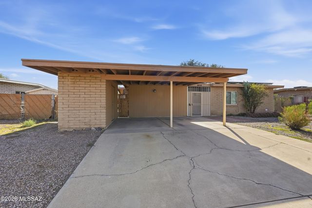 6916 N Galaxy Place, Tucson, AZ 85741