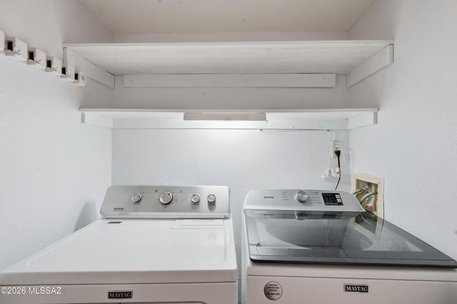 6916 N Galaxy Place, Tucson, AZ 85741