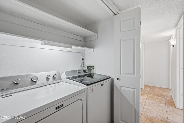 6916 N Galaxy Place, Tucson, AZ 85741