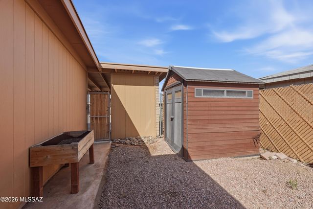 6916 N Galaxy Place, Tucson, AZ 85741