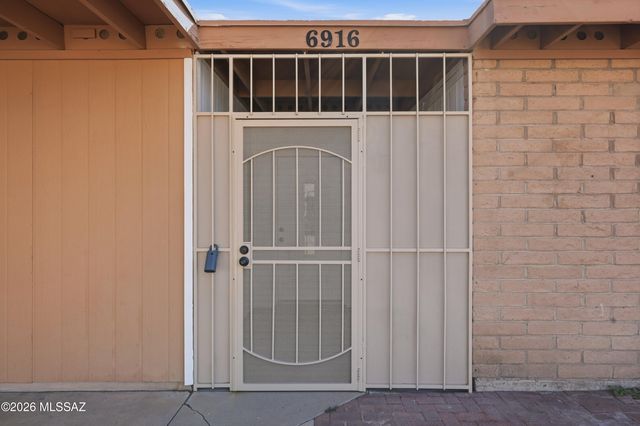 6916 N Galaxy Place, Tucson, AZ 85741