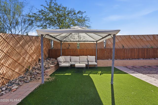 6916 N Galaxy Place, Tucson, AZ 85741