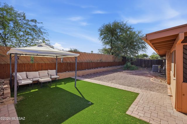 6916 N Galaxy Place, Tucson, AZ 85741