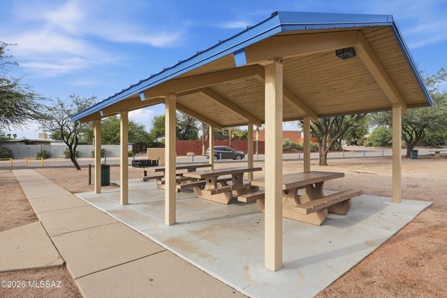 6916 N Galaxy Place, Tucson, AZ 85741