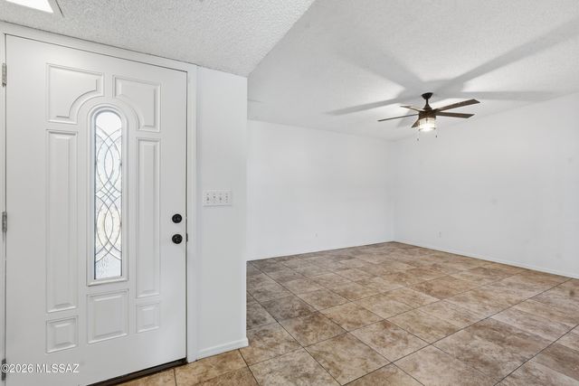 6916 N Galaxy Place, Tucson, AZ 85741