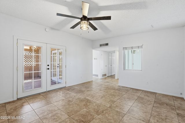 6916 N Galaxy Place, Tucson, AZ 85741