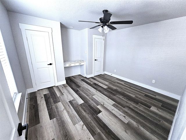 1005 Robinhood Lane, Angleton, TX 77515