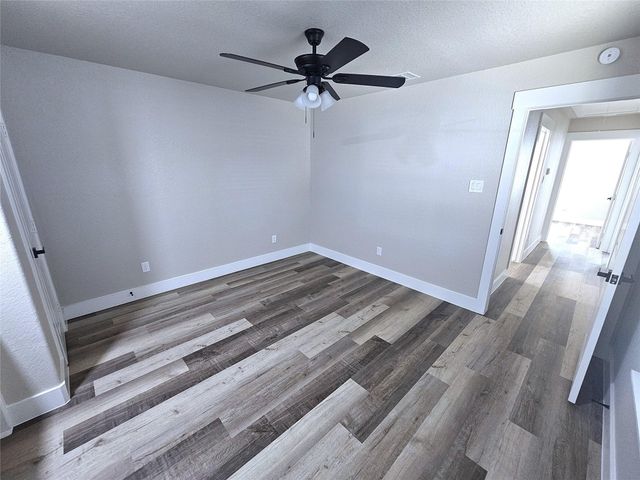 1005 Robinhood Lane, Angleton, TX 77515