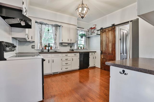 4 Arlington Avenue, Nashua, NH 03060
