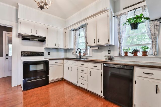 4 Arlington Avenue, Nashua, NH 03060