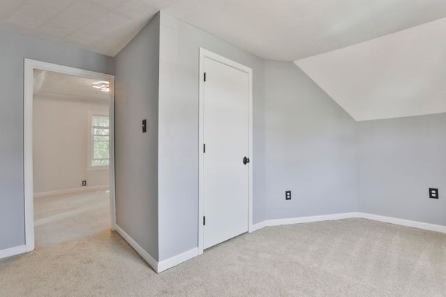 4 Arlington Avenue, Nashua, NH 03060