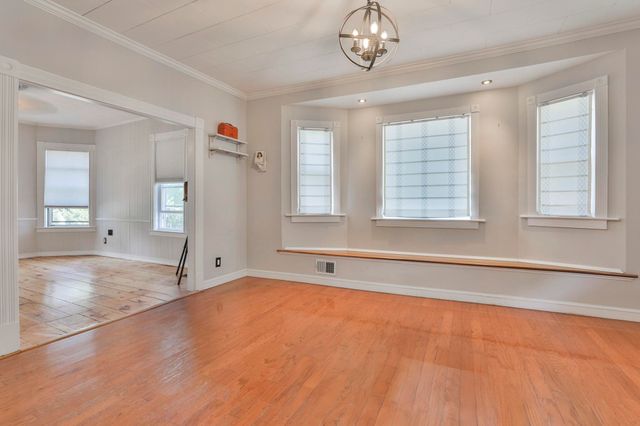 4 Arlington Avenue, Nashua, NH 03060