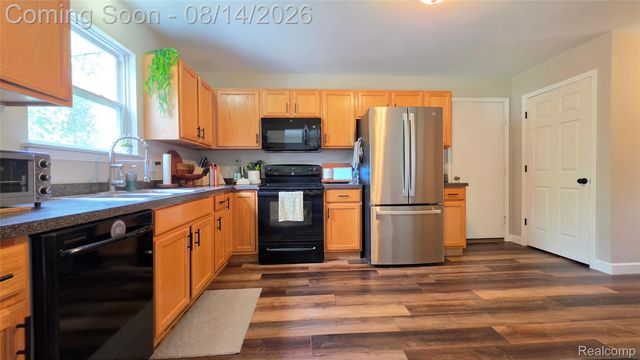 2439 Par Court, Oceola Township, MI 48843