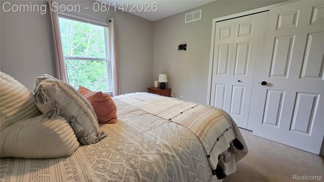2439 Par Court, Oceola Township, MI 48843