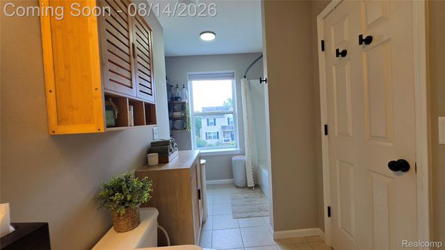 2439 Par Court, Oceola Township, MI 48843