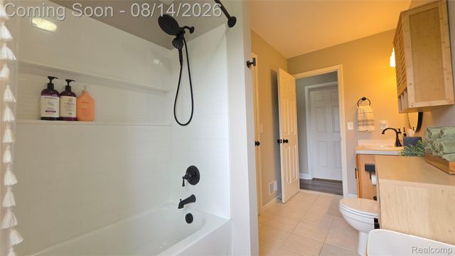 2439 Par Court, Oceola Township, MI 48843