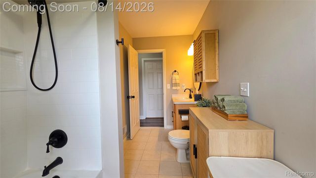 2439 Par Court, Oceola Township, MI 48843