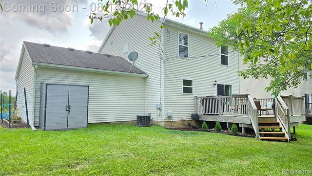 2439 Par Court, Oceola Township, MI 48843