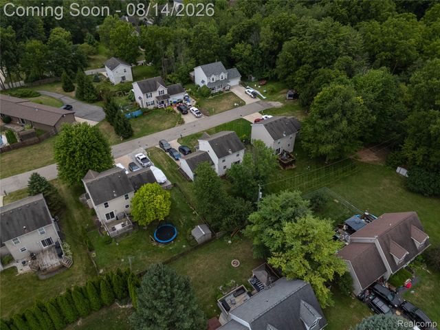 2439 Par Court, Oceola Township, MI 48843